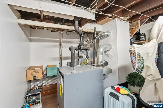 a view of back yard of the house