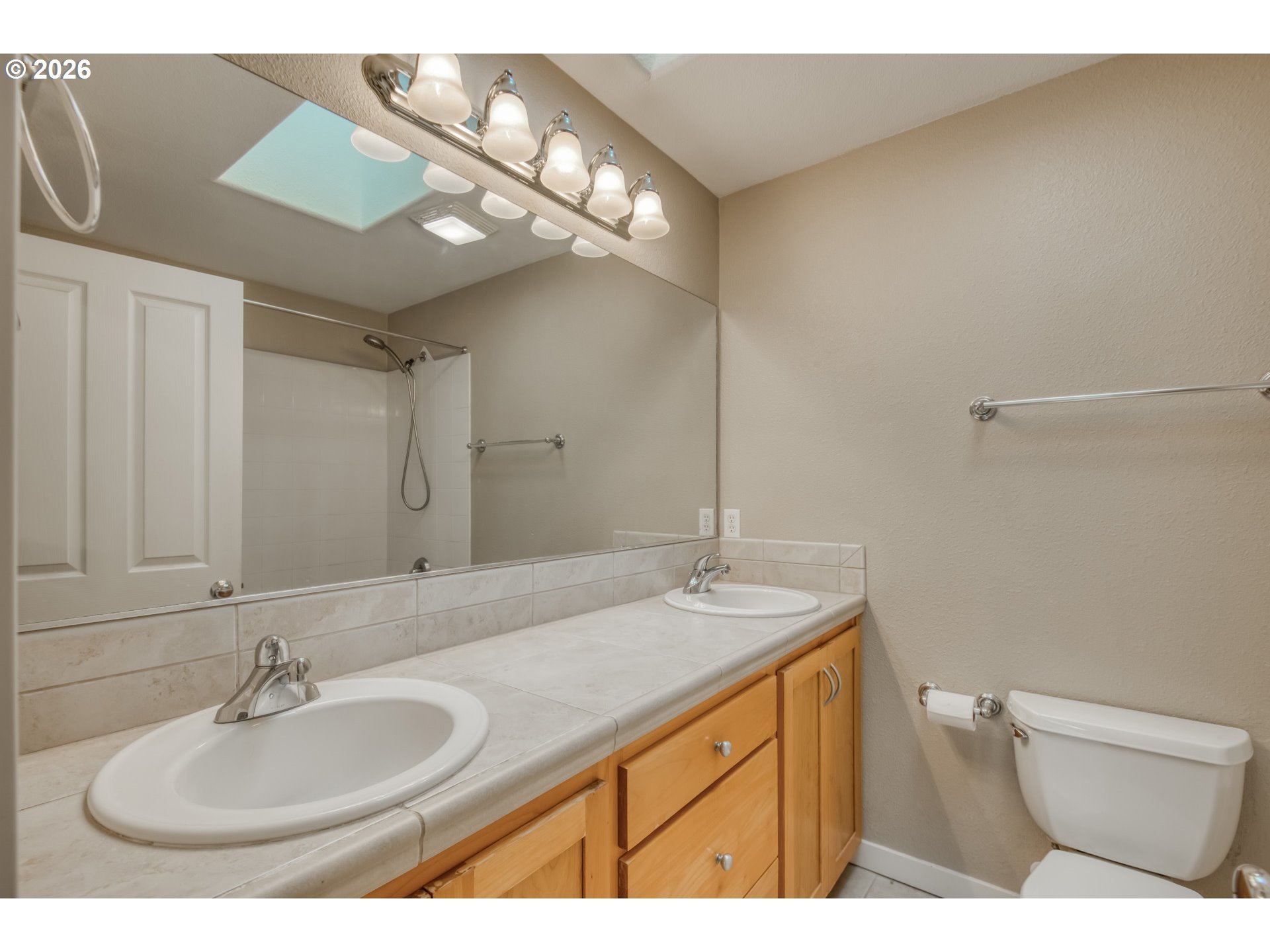 9530 Southwest Lodestone Drive Beaverton, OR 97007 - Photo 11 of 20