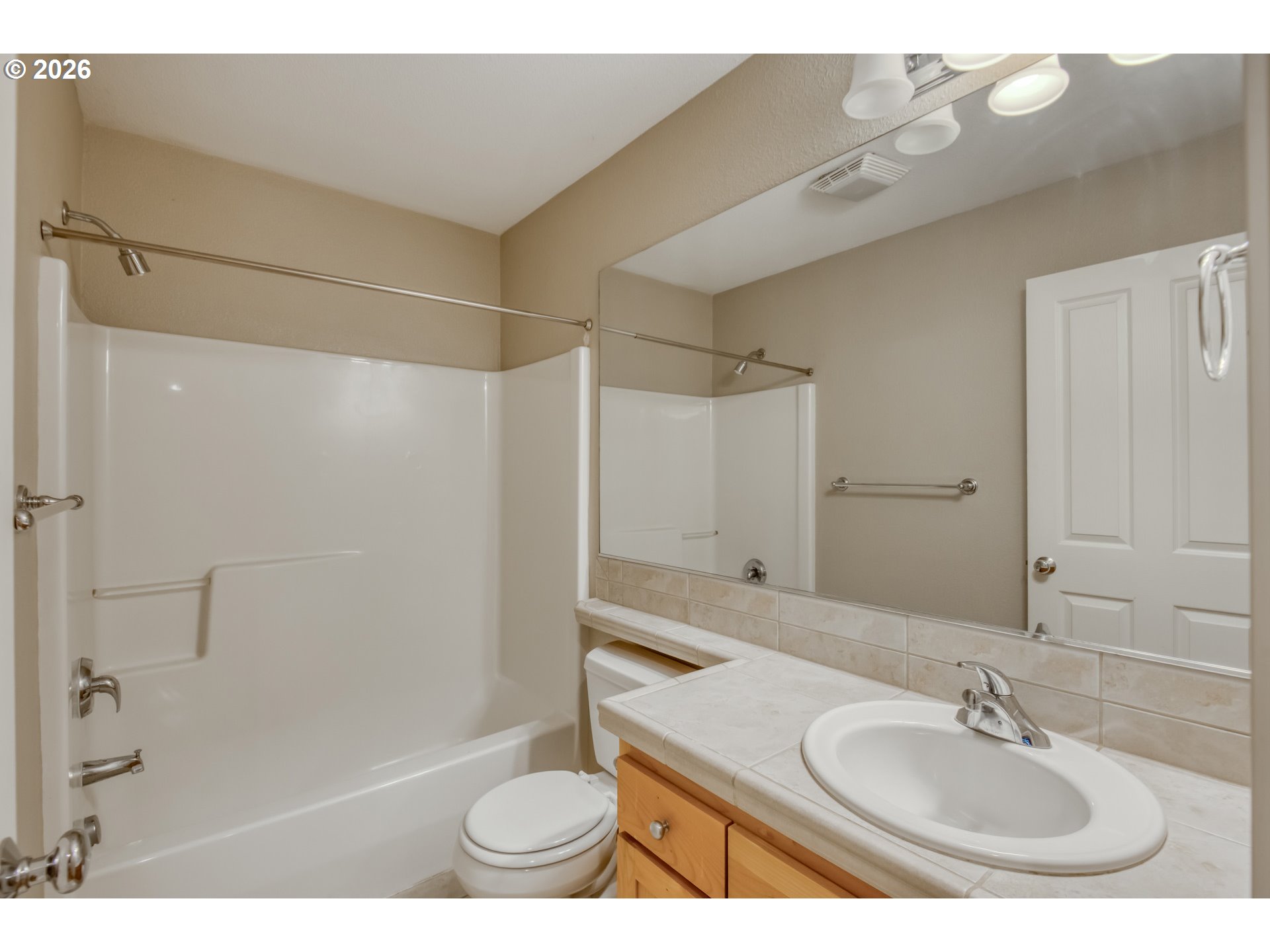 9530 Southwest Lodestone Drive Beaverton, OR 97007 - Photo 15 of 20