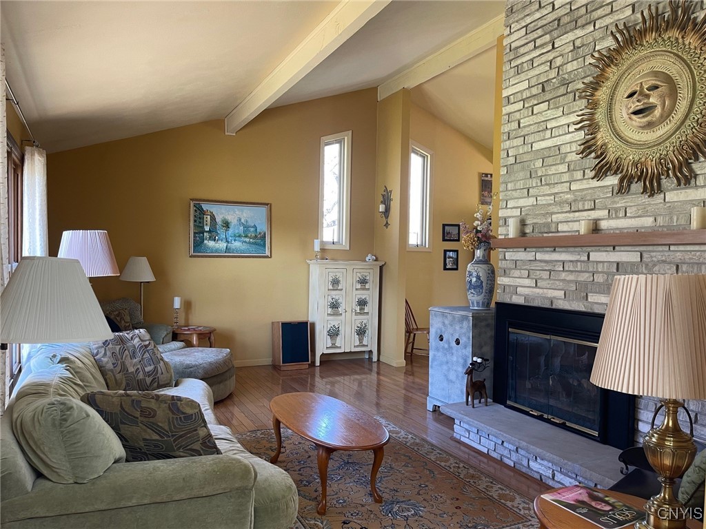 629 Deerfield Drive Oneida, NY 13421 - Photo 16 of 46 Vaulted ceiling!