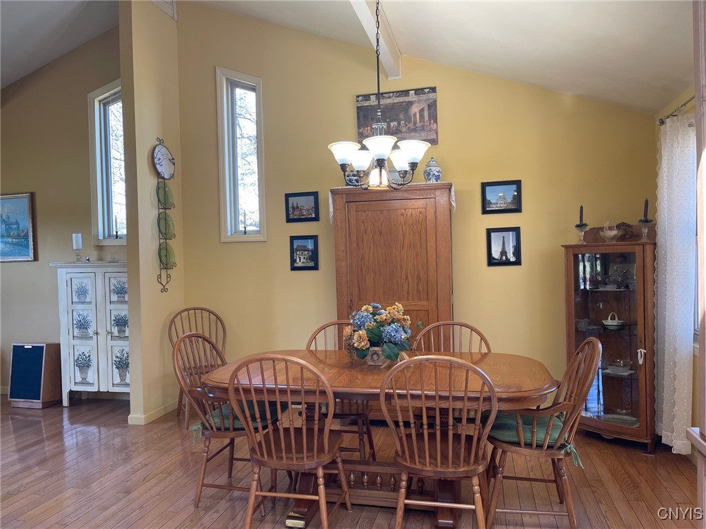 629 Deerfield Drive Oneida, NY 13421 - Photo 18 of 46 Vaulted ceiliing!