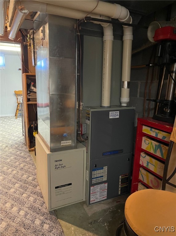 629 Deerfield Drive Oneida, NY 13421 - Photo 45 of 46 Gas FWA with central air!