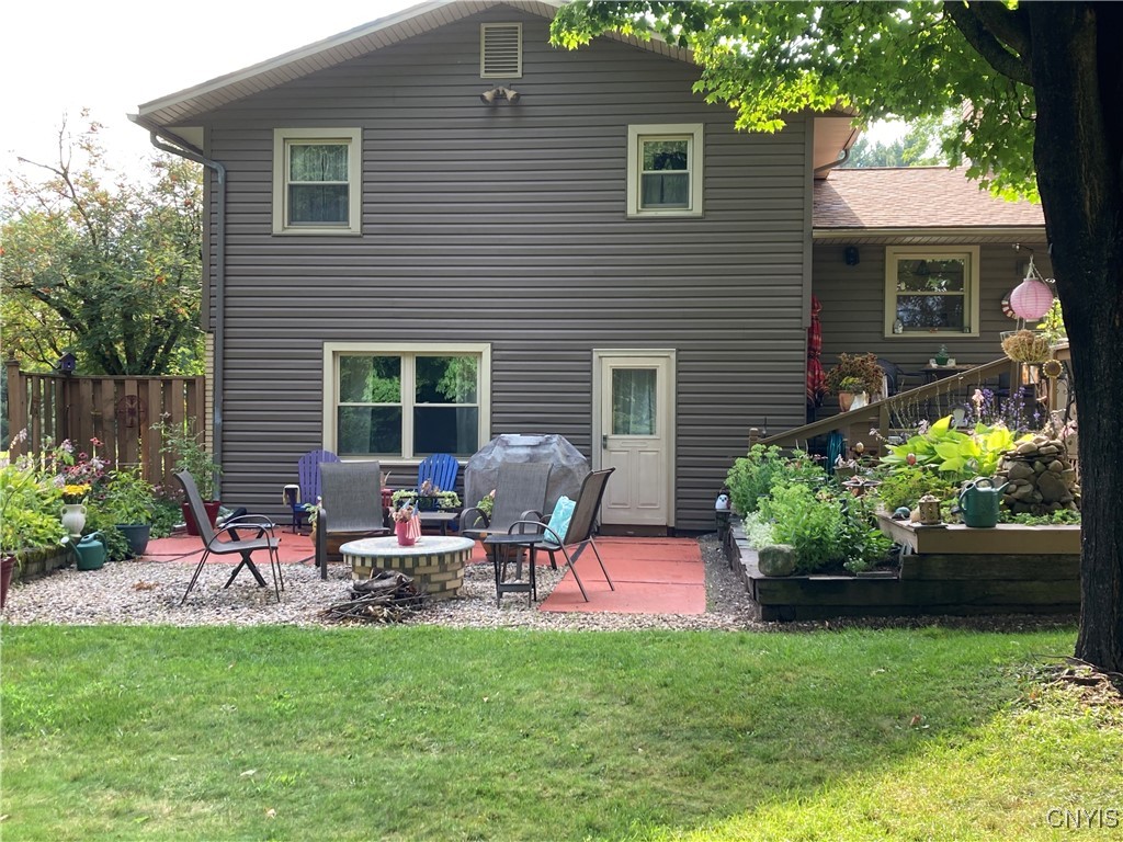 629 Deerfield Drive Oneida, NY 13421 - Photo 6 of 46