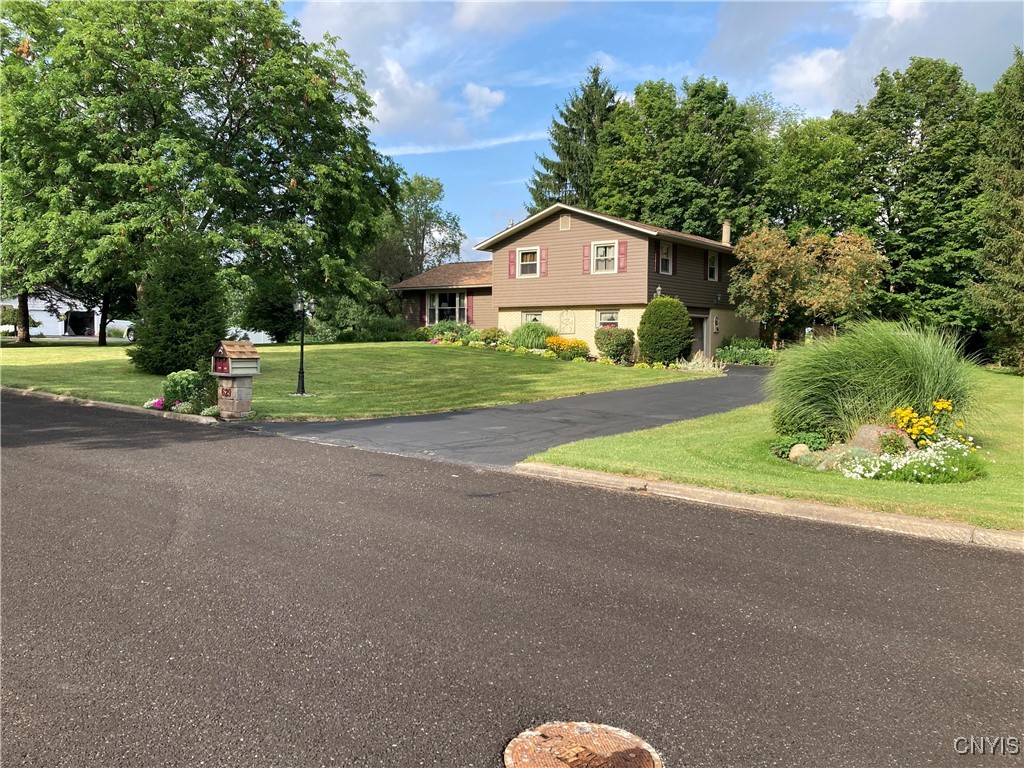 629 Deerfield Drive Oneida, NY 13421 - Photo 7 of 46