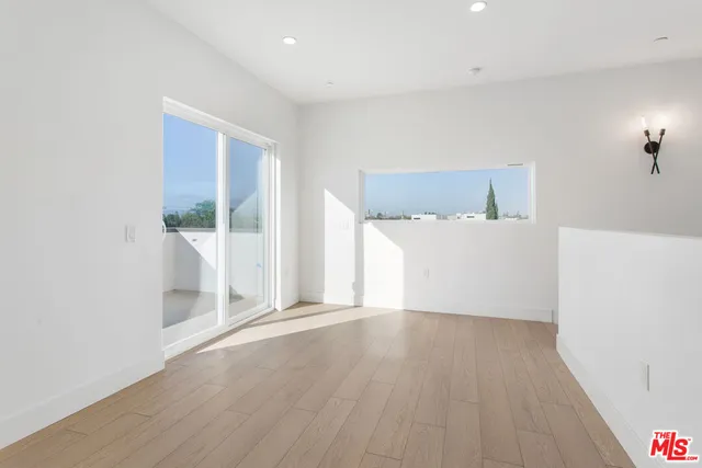 $870,000 | 11220 Victory Boulevard, North Hollywood, CA 91606