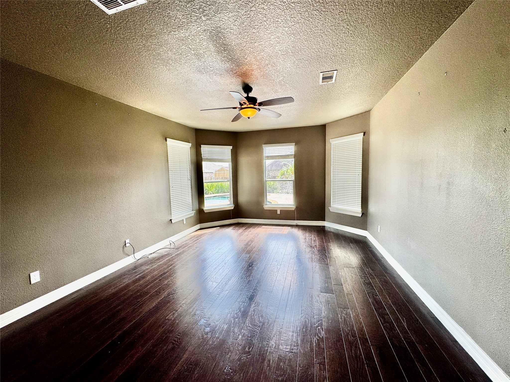14865 Lisa Lane Beaumont, TX 77713 - Photo 9 of 42 Gallery Image 9