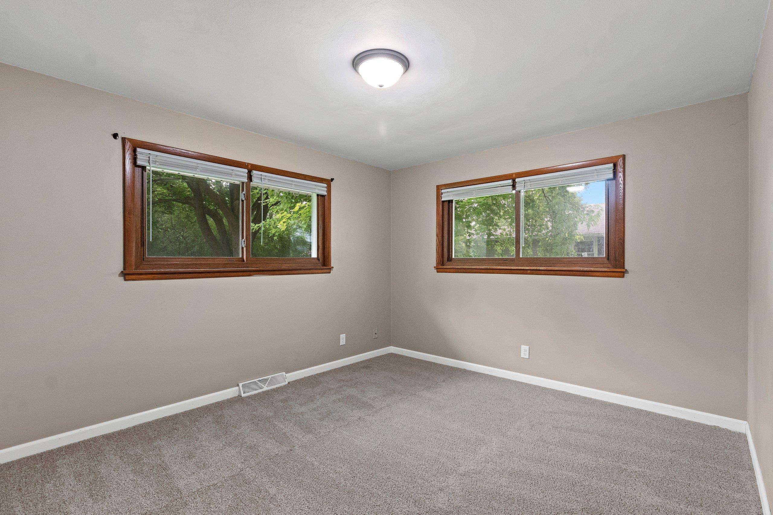 1502 South Van Dyke Road Appleton, WI 54914 - Photo 24 of 53
