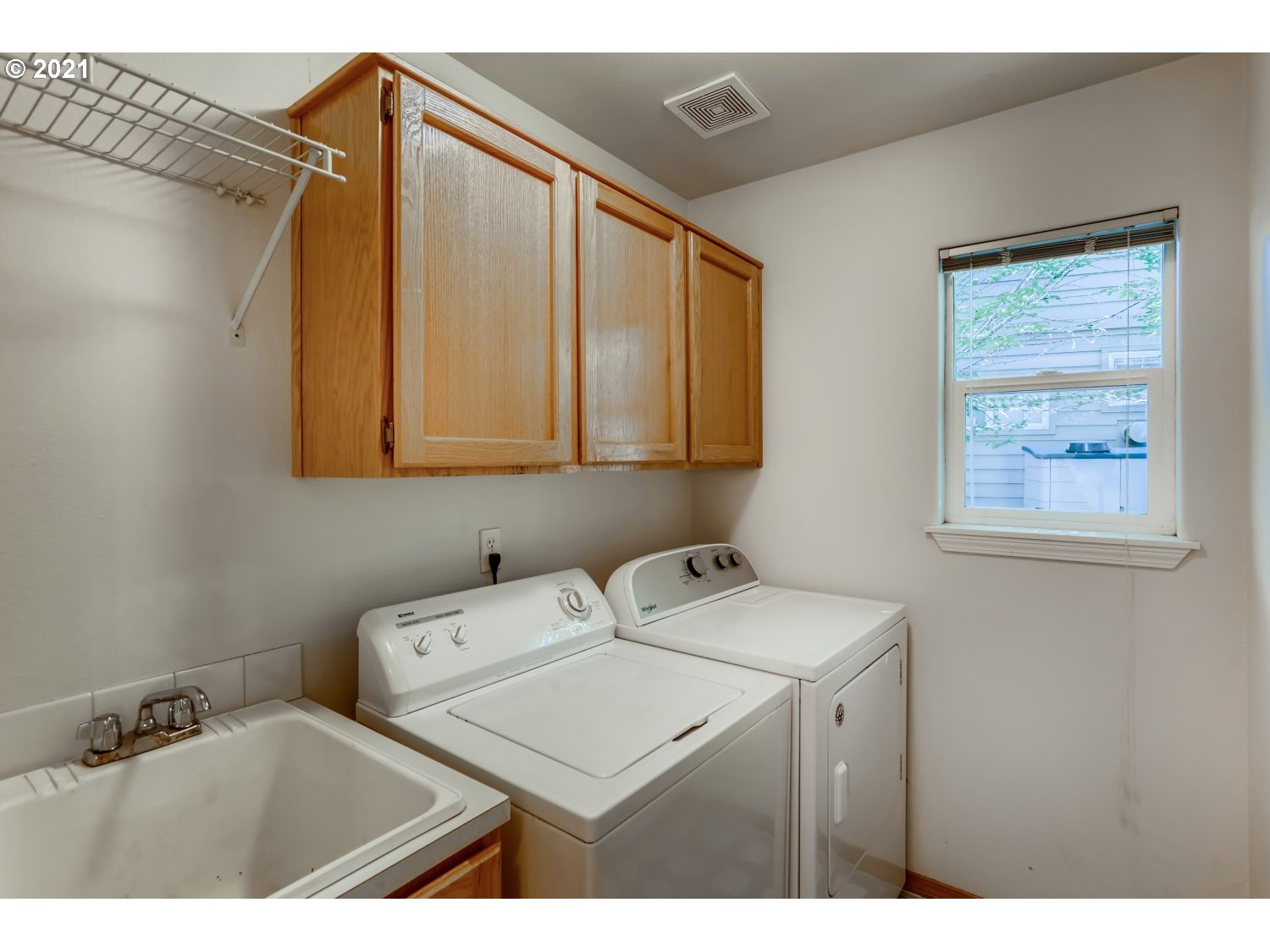 12977 Southwest Mayview Way Portland, OR 97223 - Photo 24 of 30 Gallery Image 24