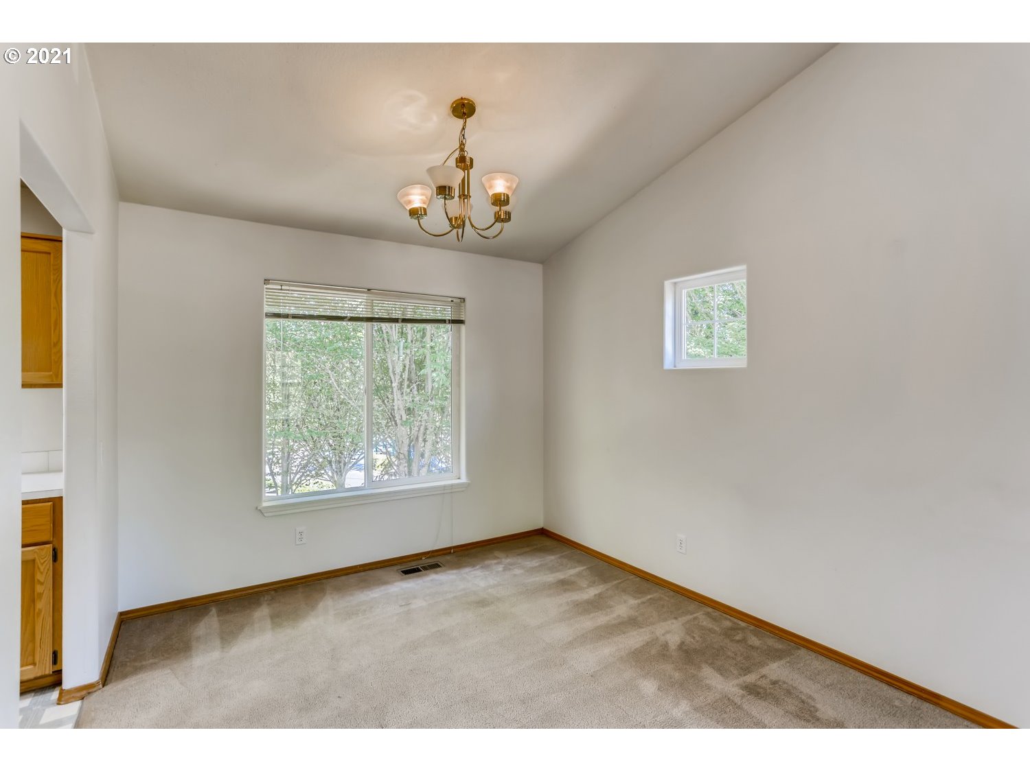 12977 Southwest Mayview Way Portland, OR 97223 - Photo 6 of 30 Gallery Image 6