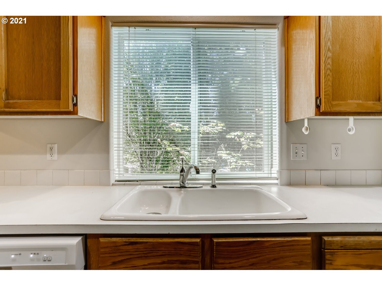 12977 Southwest Mayview Way Portland, OR 97223 - Photo 10 of 30 Gallery Image 10