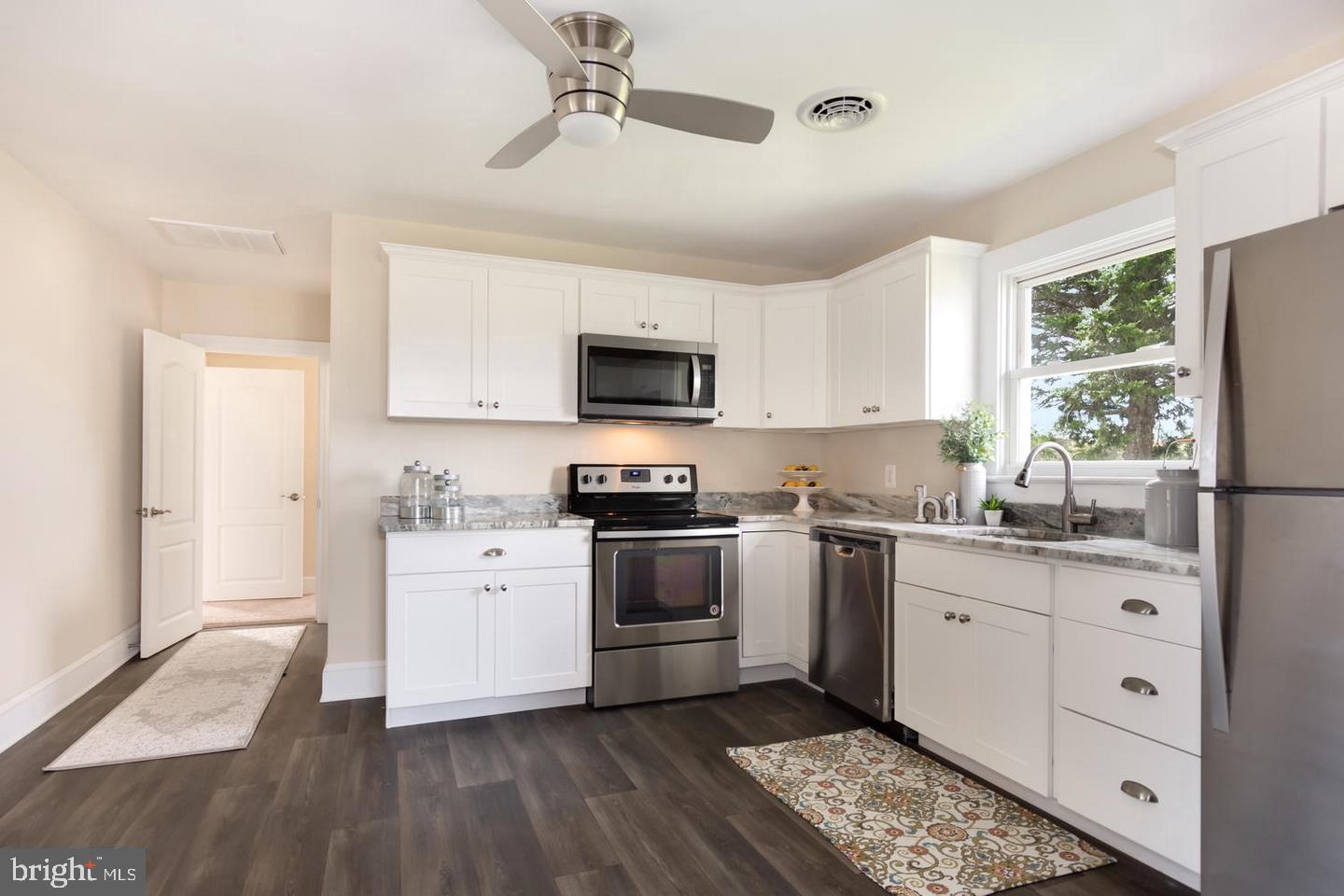 301 6th Street Ridgely, MD 21660 - Photo 3 of 18 Kitchen