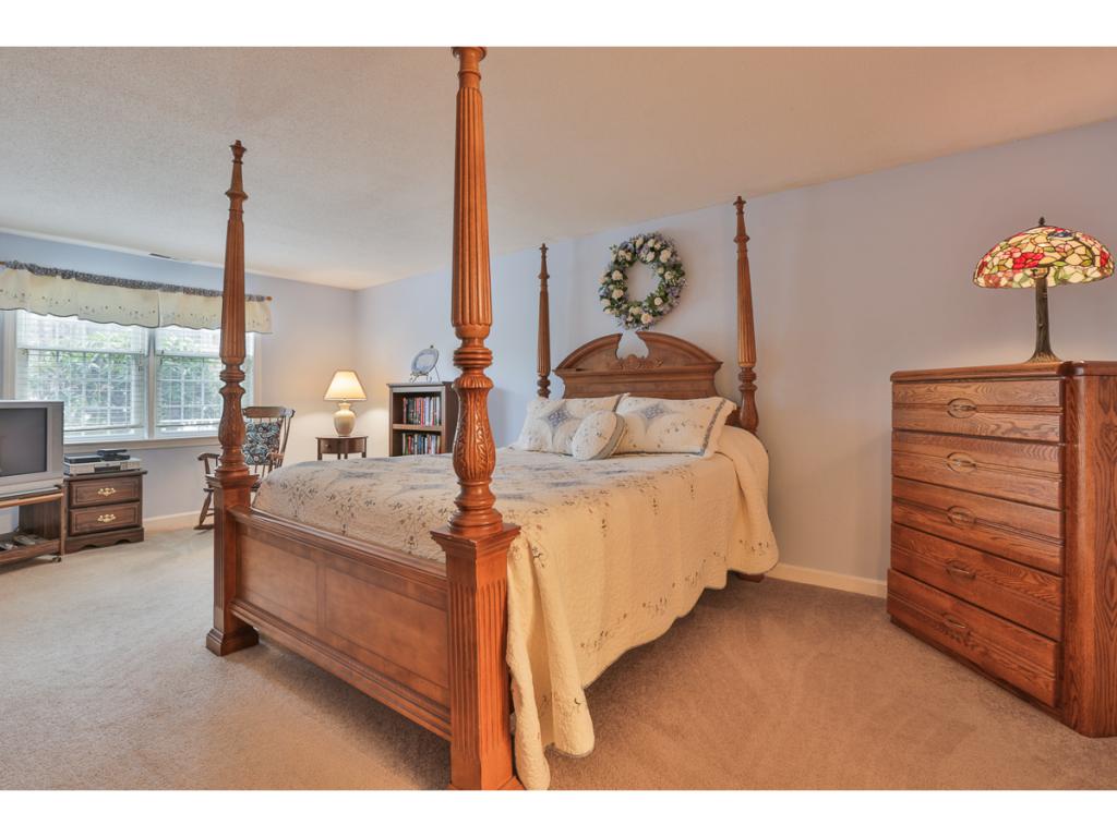 216 Cannongate III Road, Unit 216 Nashua, NH 03063 - Photo 14 of 19 Gallery Image 14