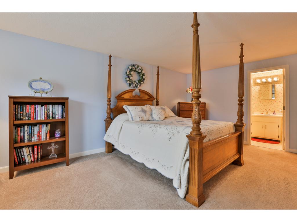 216 Cannongate III Road, Unit 216 Nashua, NH 03063 - Photo 15 of 19 Gallery Image 15