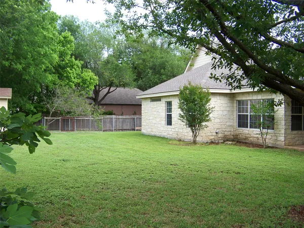 $399,900 | 1400 T H Johnson Drive, Taylor, TX 76574