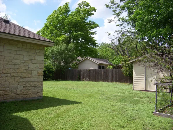 $399,900 | 1400 T H Johnson Drive, Taylor, TX 76574