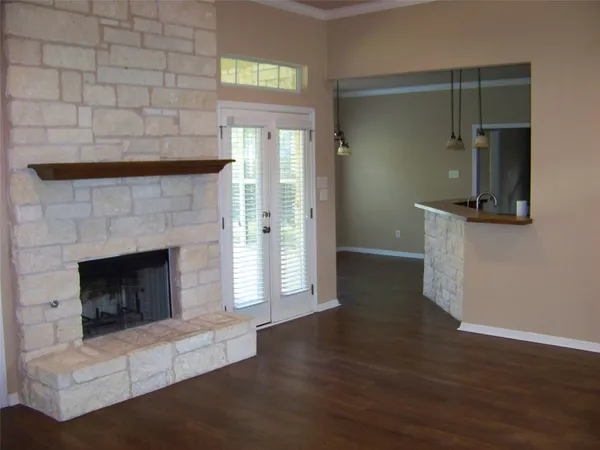 $399,900 | 1400 T H Johnson Drive, Taylor, TX 76574