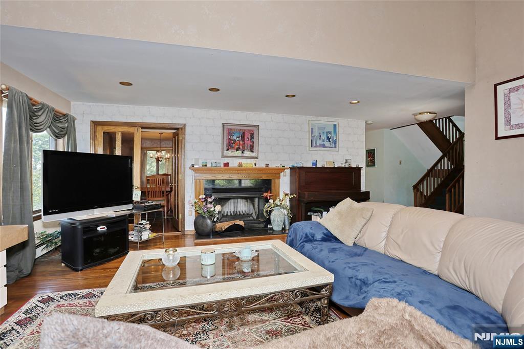 245 Highland Avenue Wood-Ridge, NJ 07075 - Photo 6 of 37