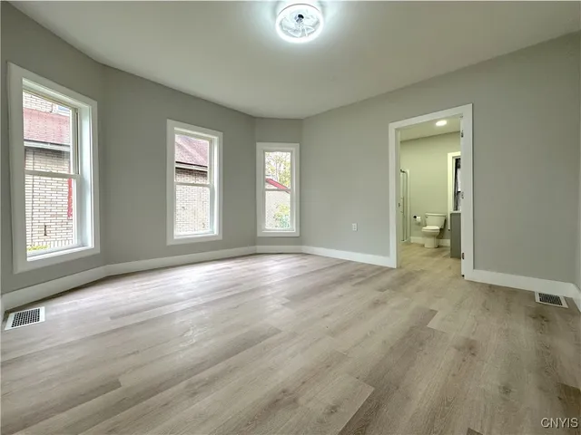 $192,900 | 321 Pleasant Street, Oneida, NY 13421