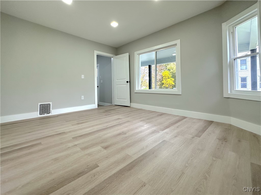 321 Pleasant Street Oneida, NY 13421 - Photo 26 of 48 Living Room