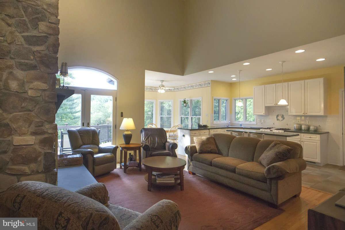 16901 Falls Road Upperco, MD 21155 - Photo 11 of 30 Living Room