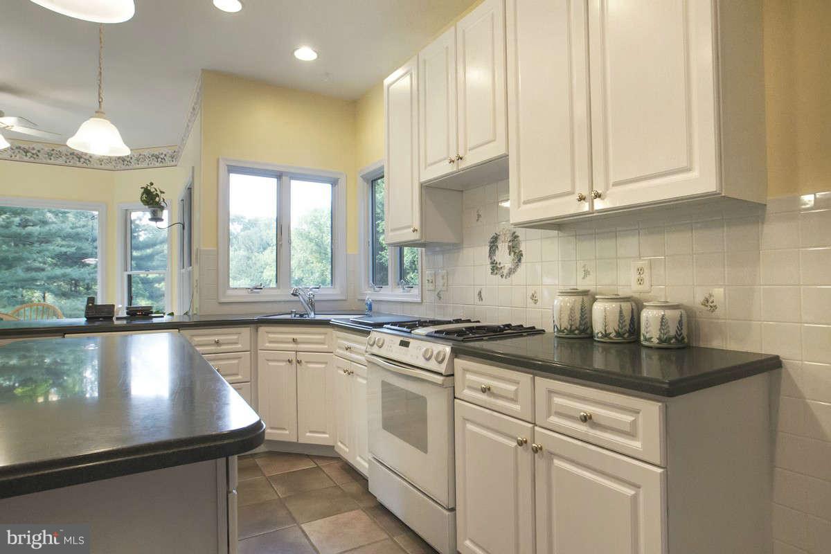 16901 Falls Road Upperco, MD 21155 - Photo 15 of 30 Kitchen