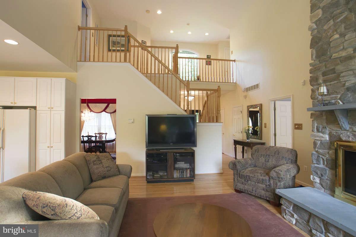 16901 Falls Road Upperco, MD 21155 - Photo 16 of 30 Living Room