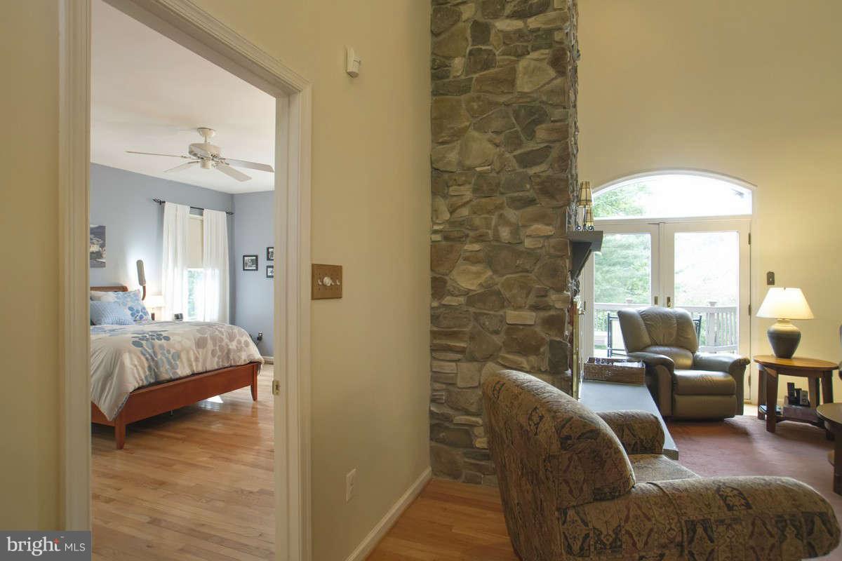 16901 Falls Road Upperco, MD 21155 - Photo 10 of 30 Living Room