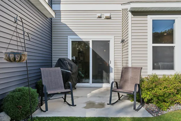 $389,900 | 4860 Avery Drive, St. Paul, MN 55123