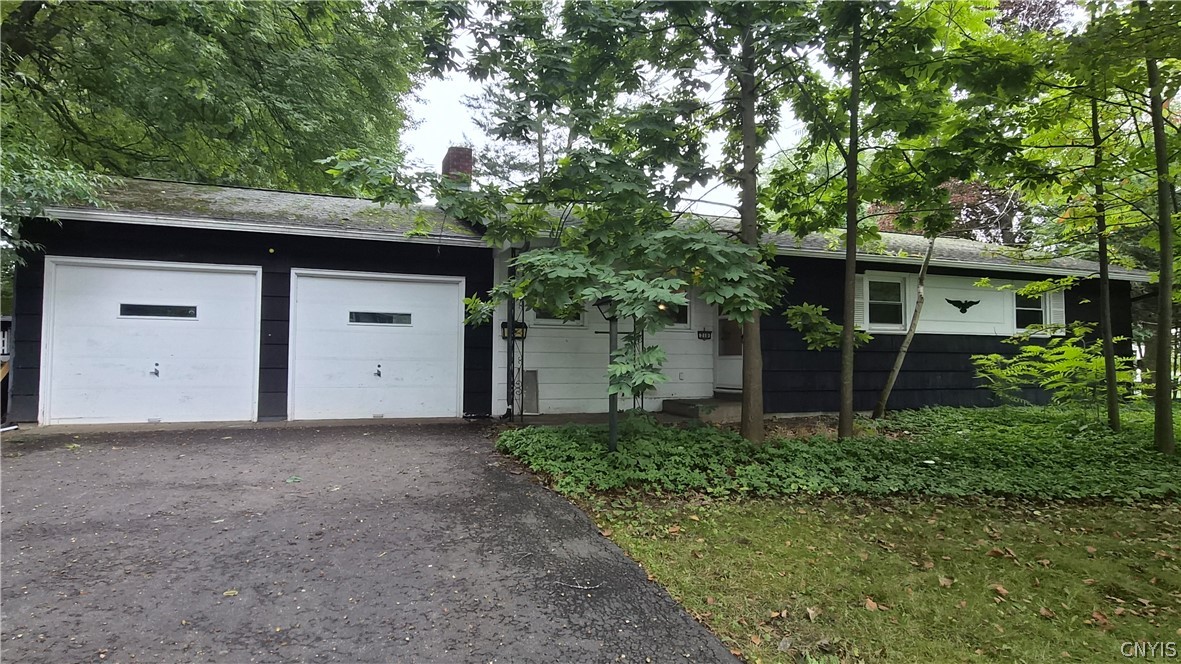 210 Windwood Road Clay, NY 13212 - Photo 2 of 34 Gallery Image 2