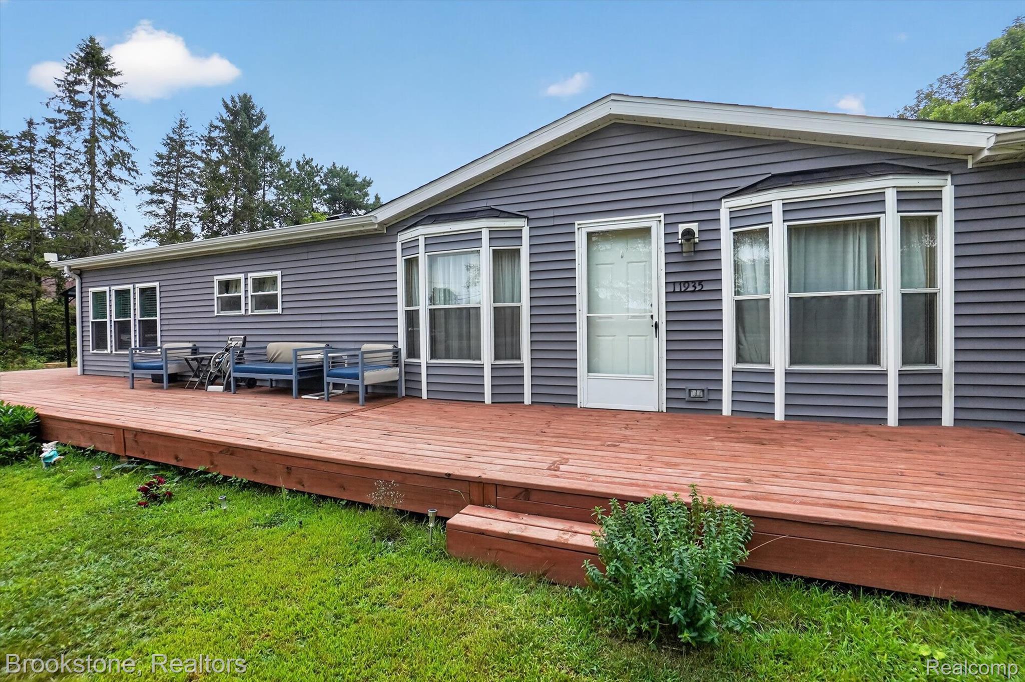 11935 South Beardslee Road Perry, MI 48872 - Photo 7 of 66 07-11935-Beardslee-Rd-WindowStill-Photography.jpg
