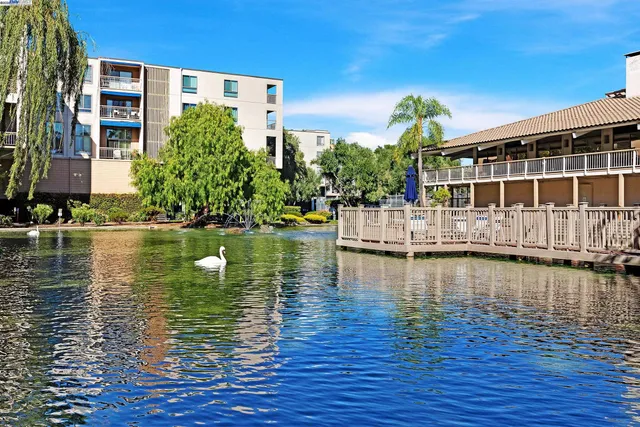 $340,000 | 310 North Civic Drive, Unit 101, Walnut Creek, CA 94596