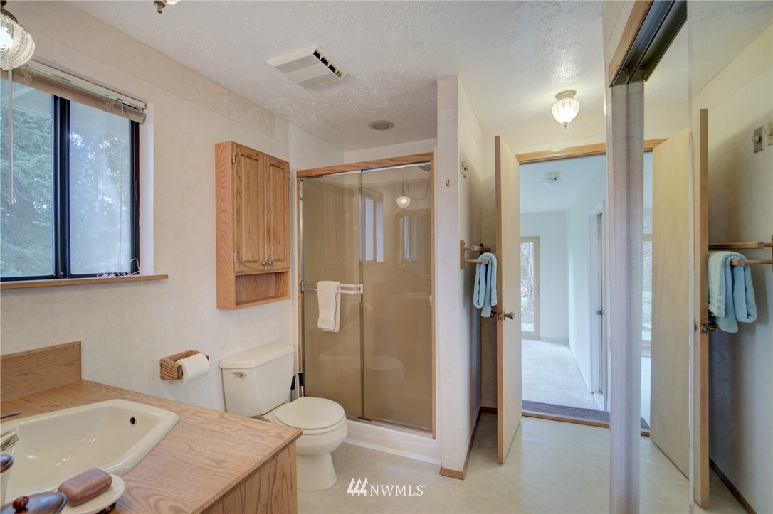 22091 Vine Road Brier, WA 98036 - Photo 12 of 25 Gallery Image 12
