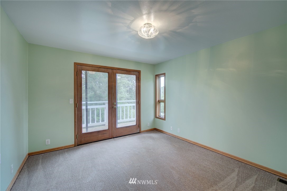 22091 Vine Road Brier, WA 98036 - Photo 13 of 25 Gallery Image 13