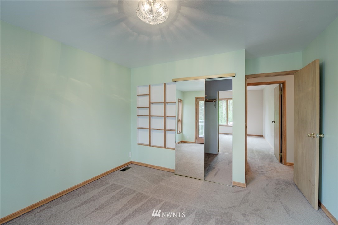 22091 Vine Road Brier, WA 98036 - Photo 14 of 25 Gallery Image 14