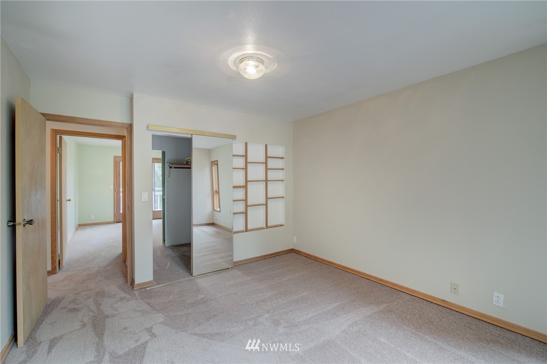 22091 Vine Road Brier, WA 98036 - Photo 15 of 25 Gallery Image 15