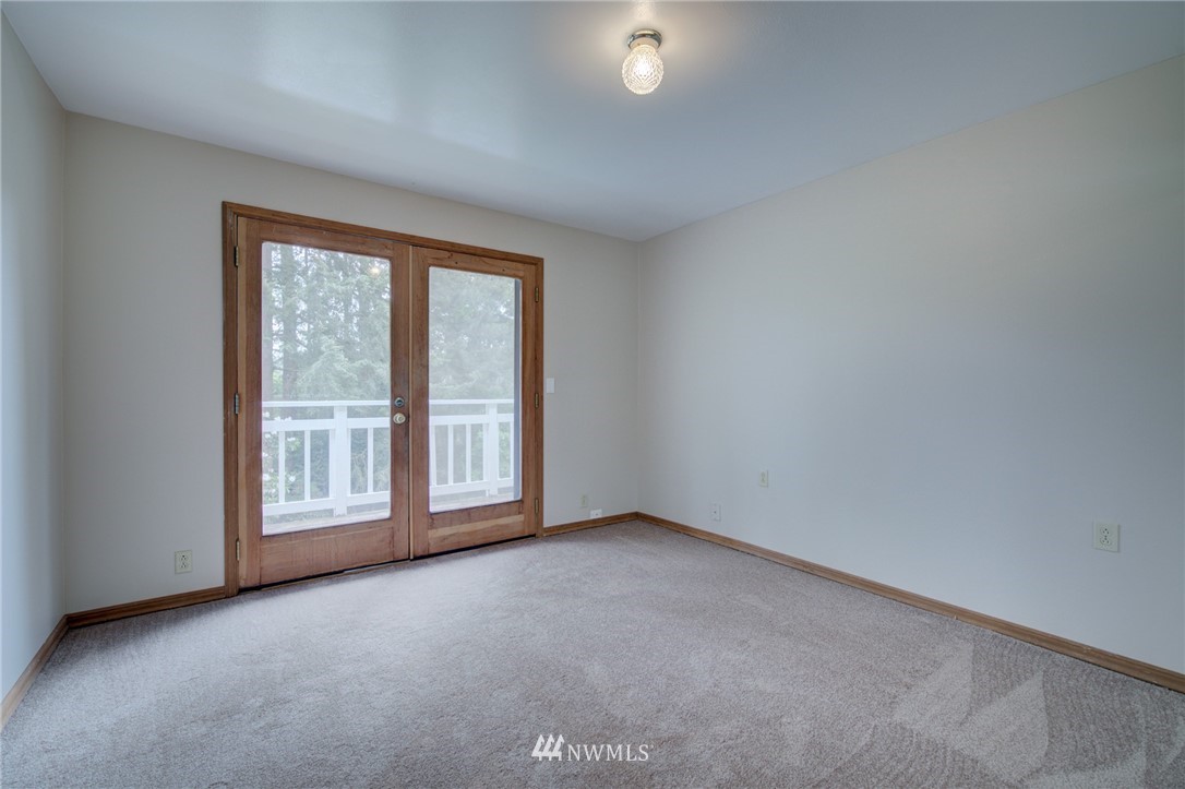 22091 Vine Road Brier, WA 98036 - Photo 16 of 25 Gallery Image 16