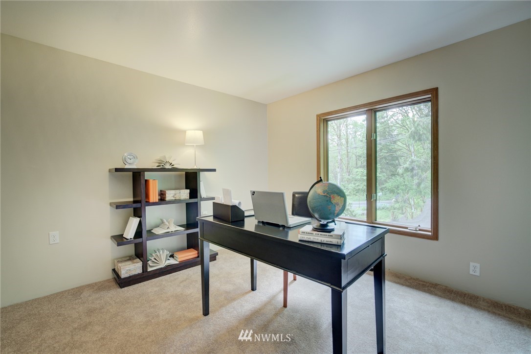 22091 Vine Road Brier, WA 98036 - Photo 17 of 25 Gallery Image 17