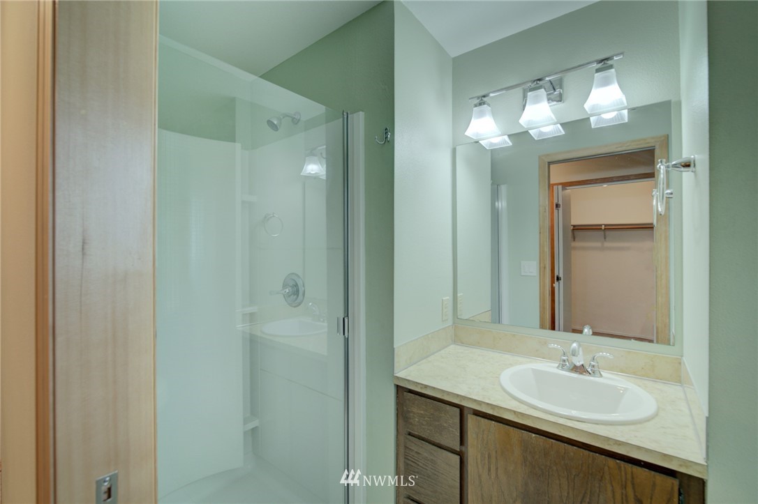 22091 Vine Road Brier, WA 98036 - Photo 18 of 25 Gallery Image 18