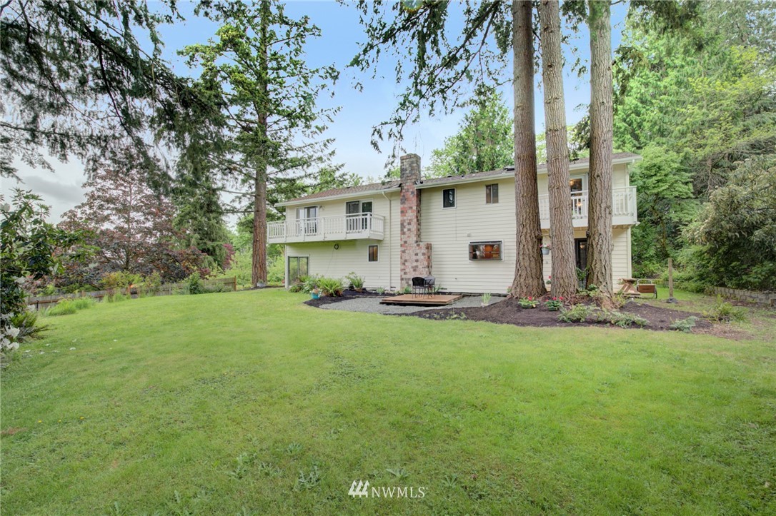 22091 Vine Road Brier, WA 98036 - Photo 3 of 25 Gallery Image 3