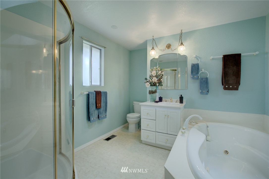 22091 Vine Road Brier, WA 98036 - Photo 23 of 25 Gallery Image 23