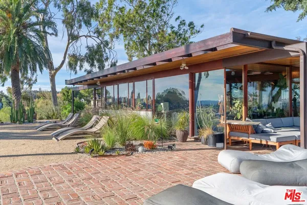$1,875,000 | 17728 Ridgeway Road, Granada Hills, CA 91344