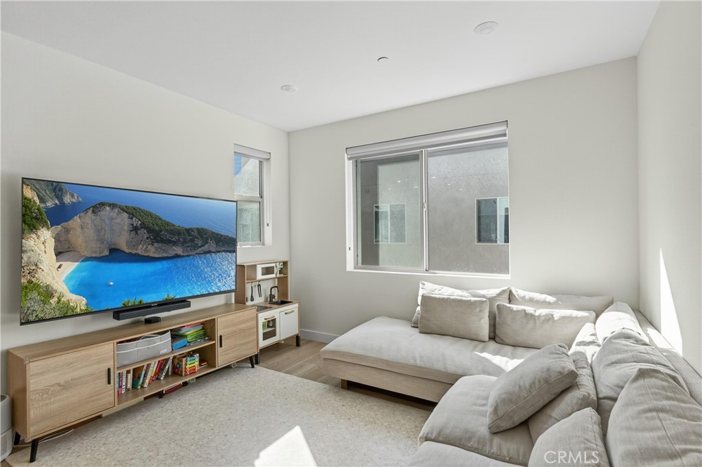1572 Lima Way, Unit 6 Placentia, CA 92870 - Photo 7 of 36 a living room with furniture and a window