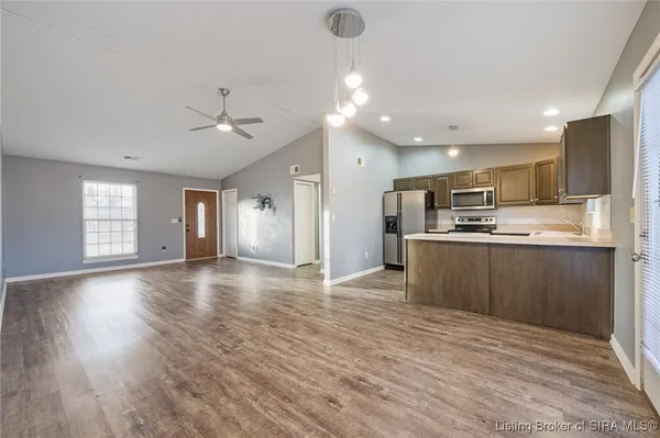 $2,000 | 120 Hodge Street, Charlestown, IN 47111