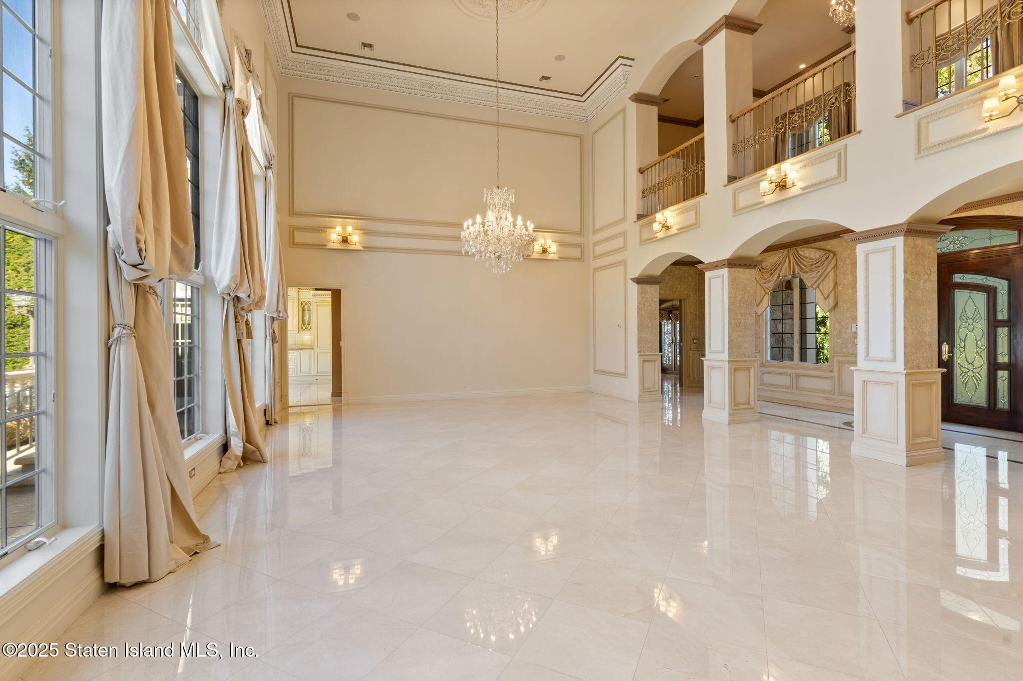 51 Romer Road Staten Island, NY 10304 - Photo 13 of 94 a view of a hallway with a view of a building