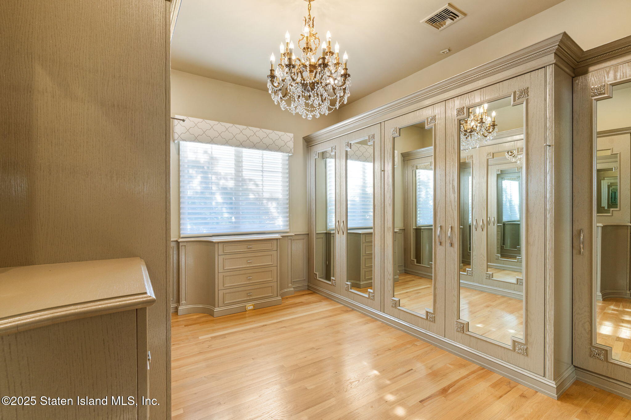 51 Romer Road Staten Island, NY 10304 - Photo 35 of 94 a view of entryway with bathroom