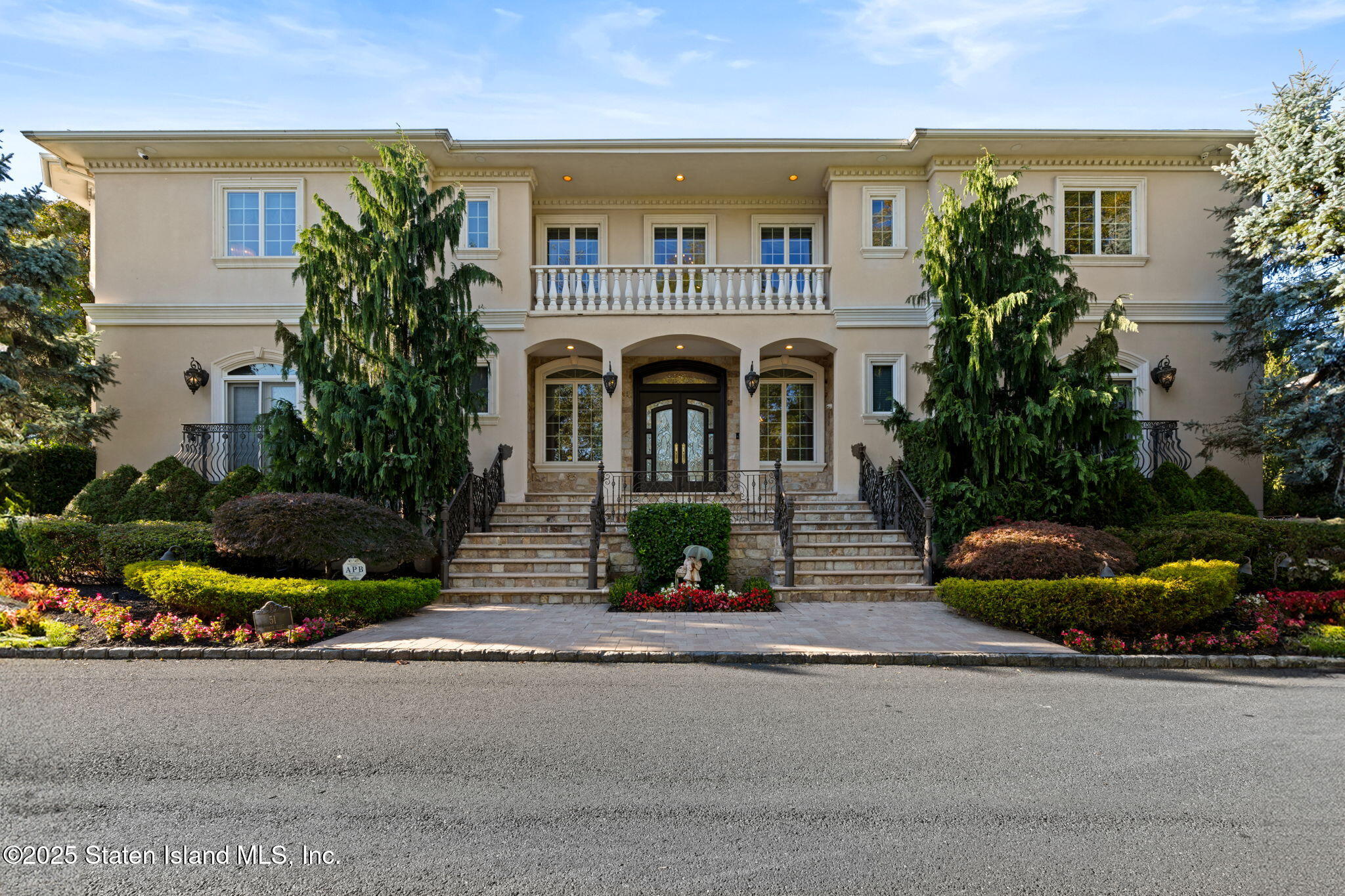 51 Romer Road Staten Island, NY 10304 - Photo 5 of 94 Front