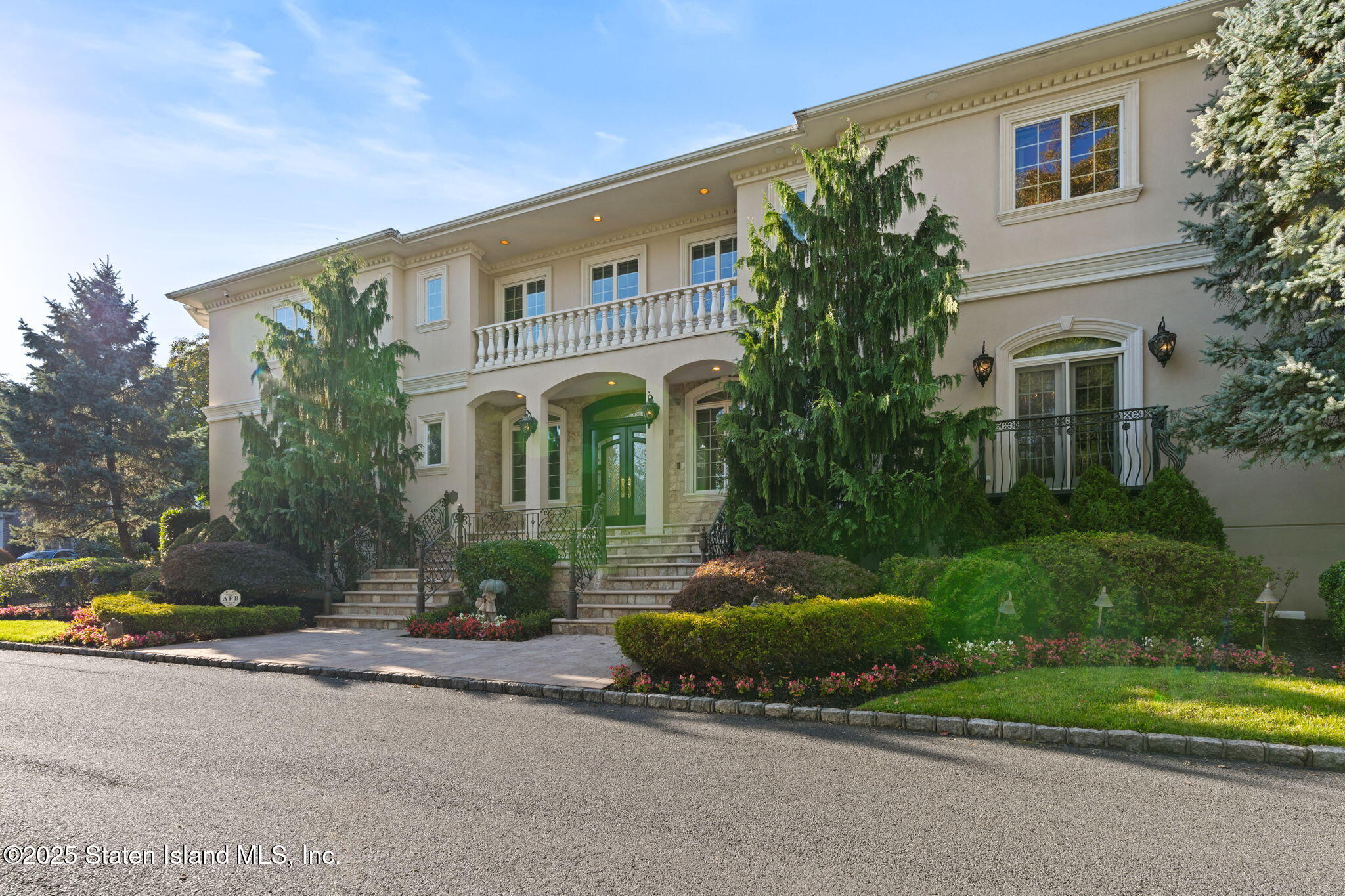 51 Romer Road Staten Island, NY 10304 - Photo 6 of 94 94-web-or-mls-7RV09756