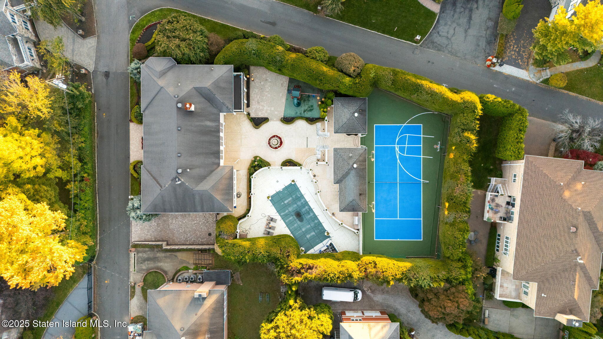 51 Romer Road Staten Island, NY 10304 - Photo 89 of 94 an aerial view of a house with a yard