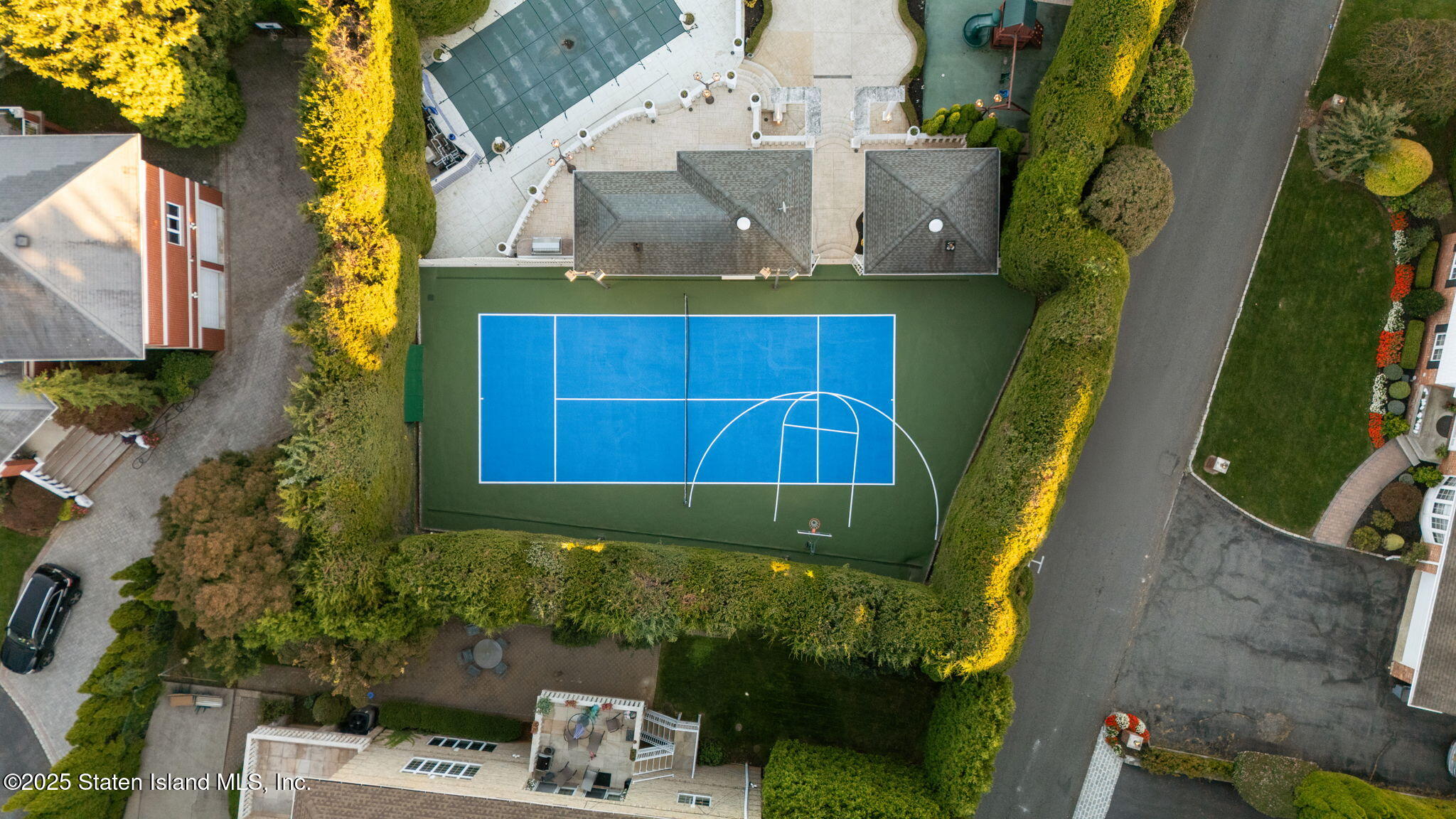 51 Romer Road Staten Island, NY 10304 - Photo 93 of 94 an aerial view of a house