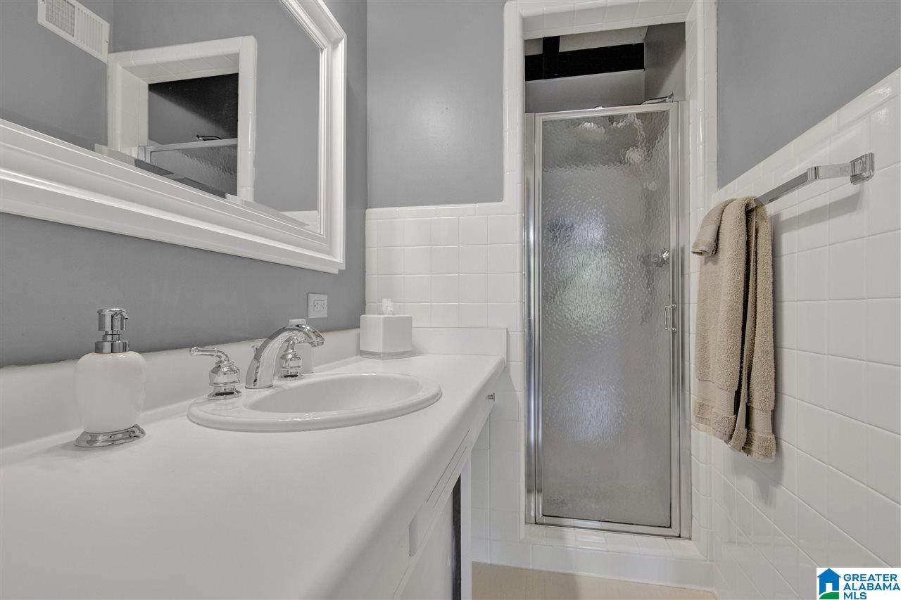 1840 Canyon Road Birmingham, AL 35216 - Photo 13 of 24